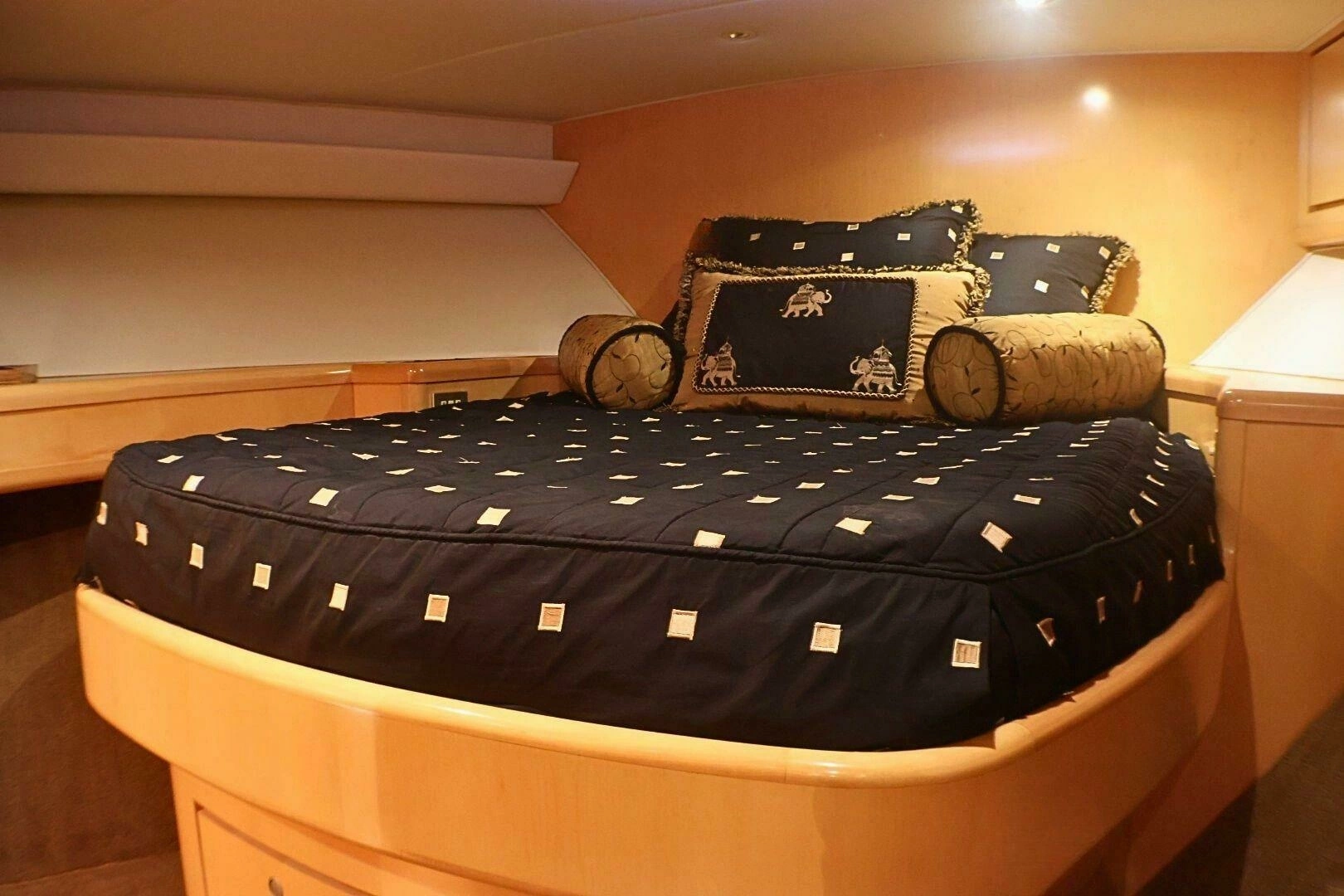 2001 Donzi 73 Sport Yacht - Image 33