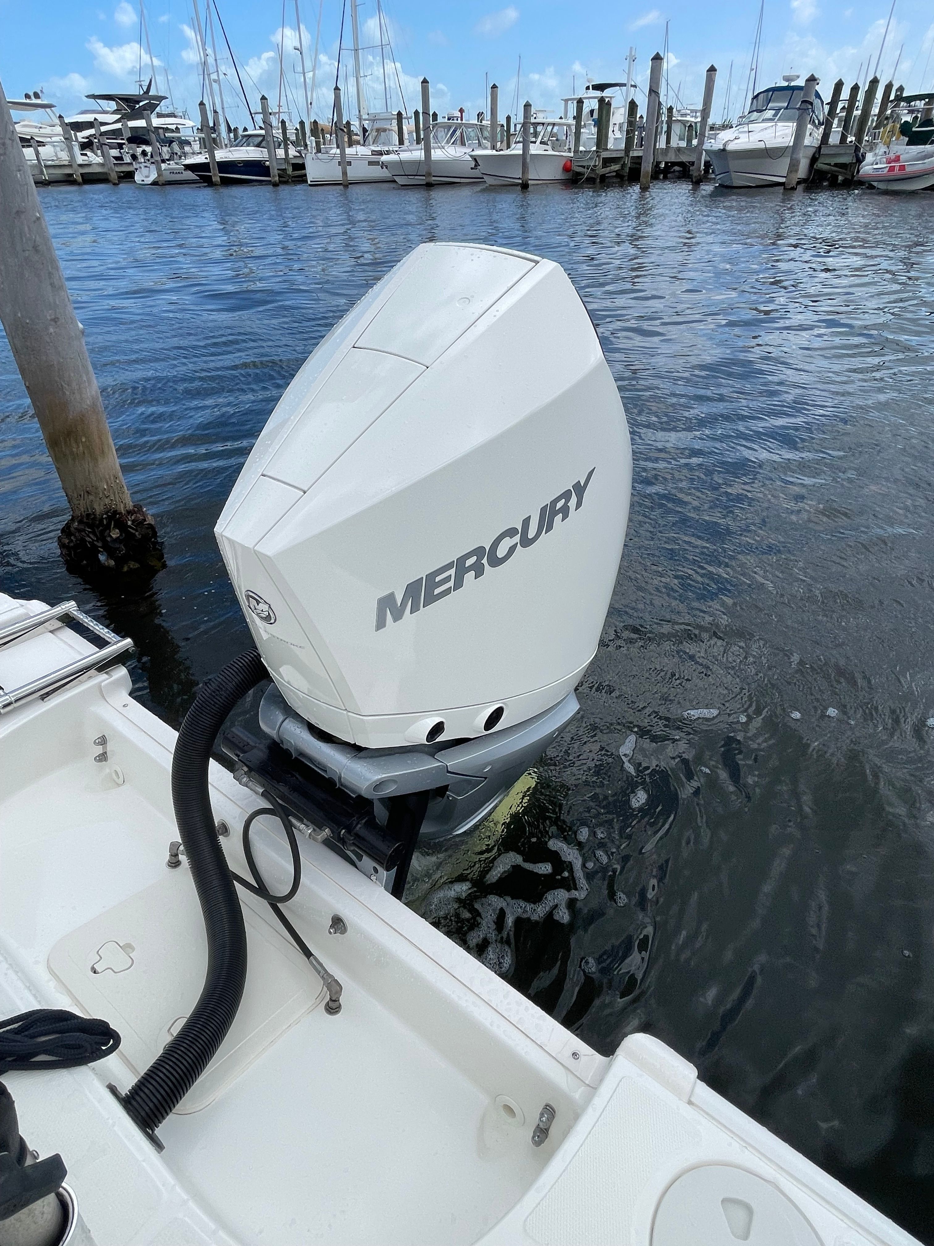 2021 Boston Whaler 230 Outrage - 12