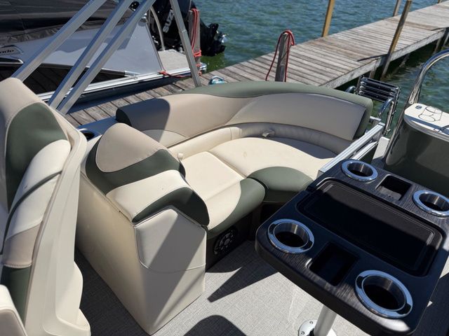 2026 Tahoe 2185 LTZ Quad Lounger - 24