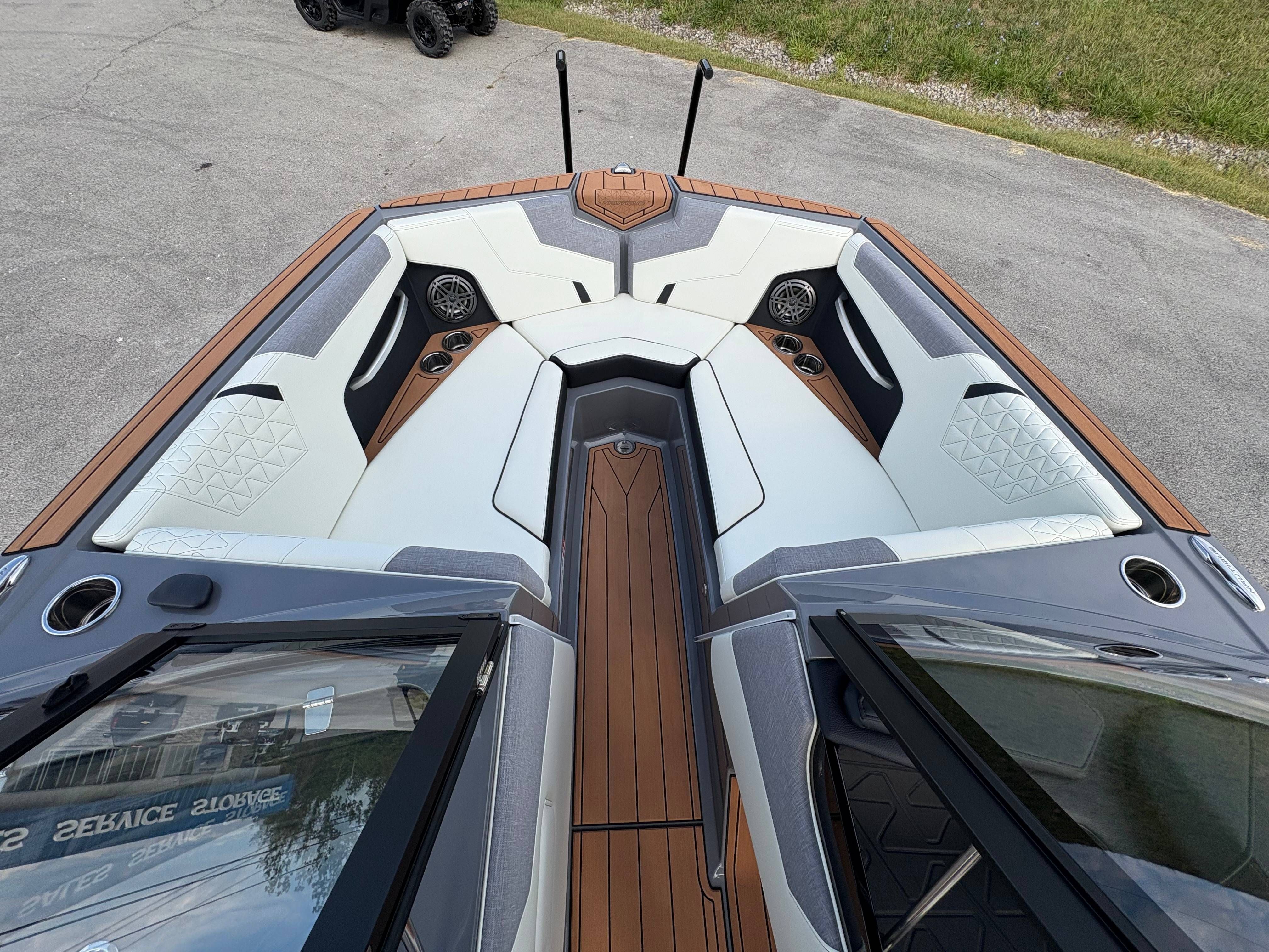 2026 Nautique GS24 - 34