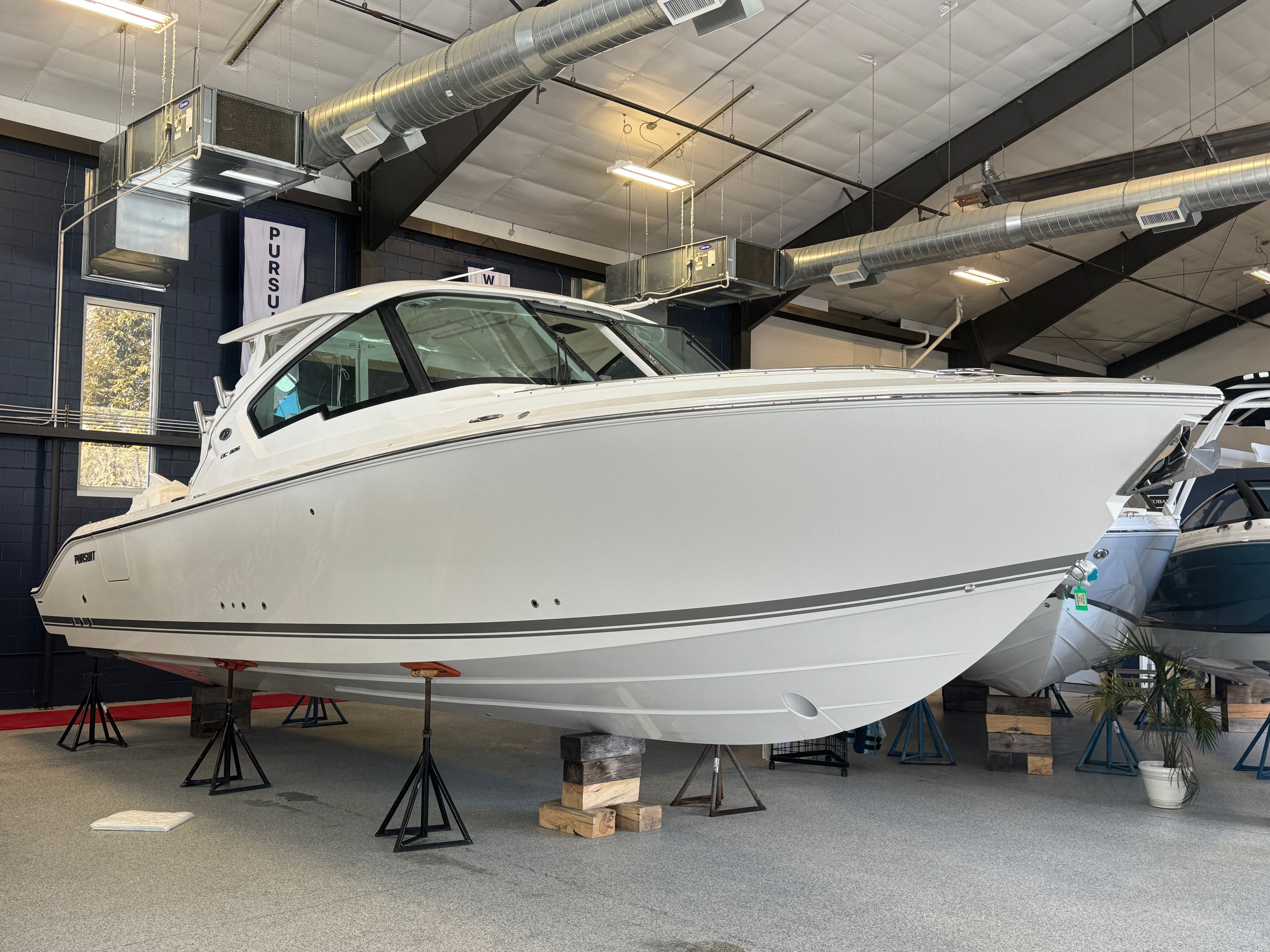 2026 Pursuit DC 326 Dual Console
