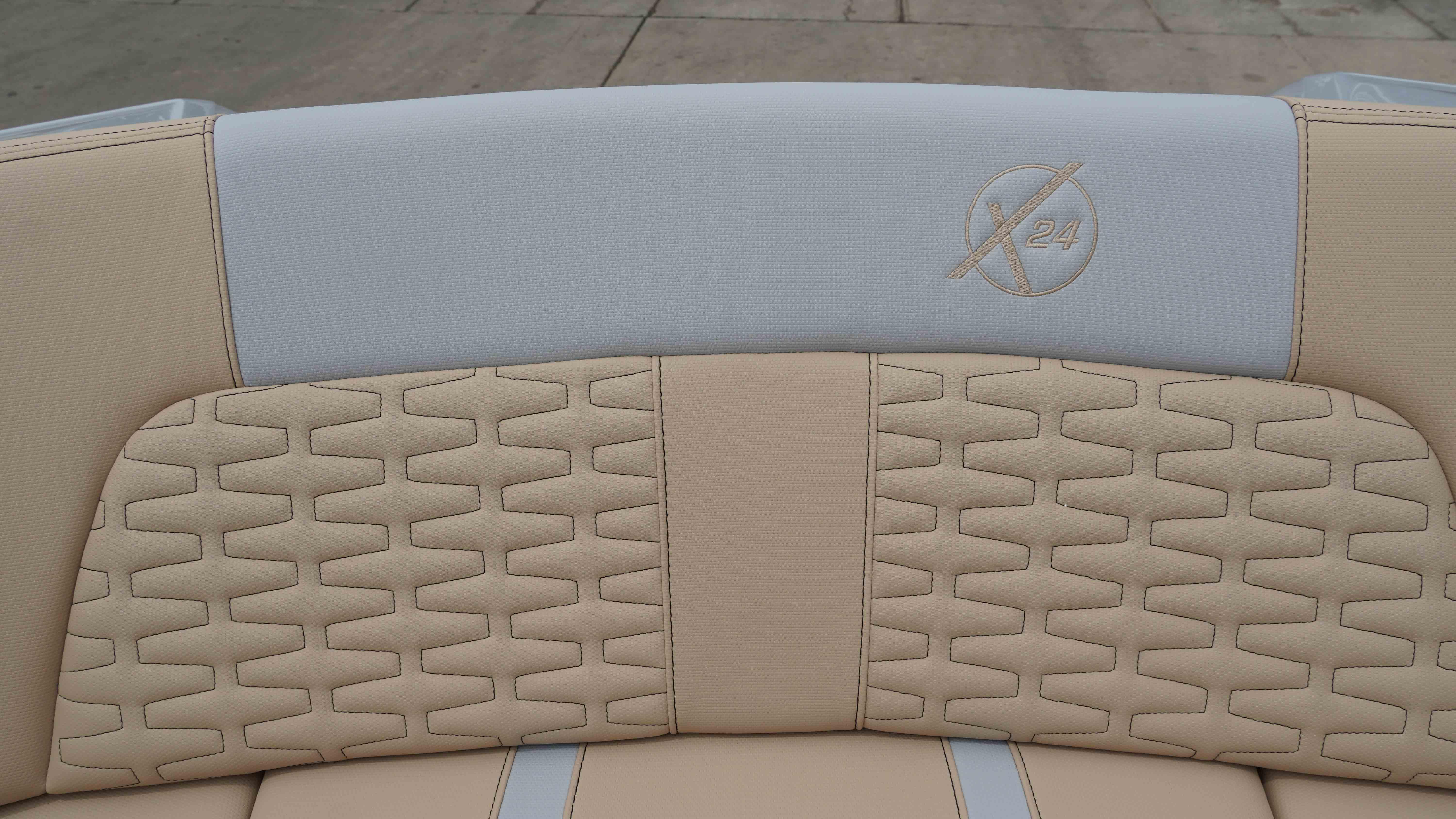 2025 MasterCraft X24 - 23