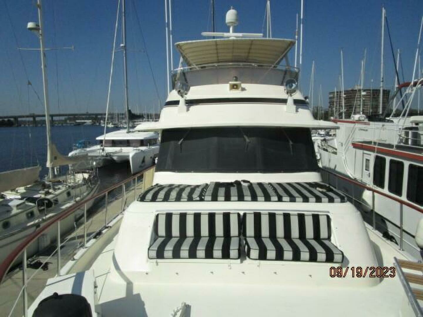 1986 Hatteras 63 CPMY - Image 6