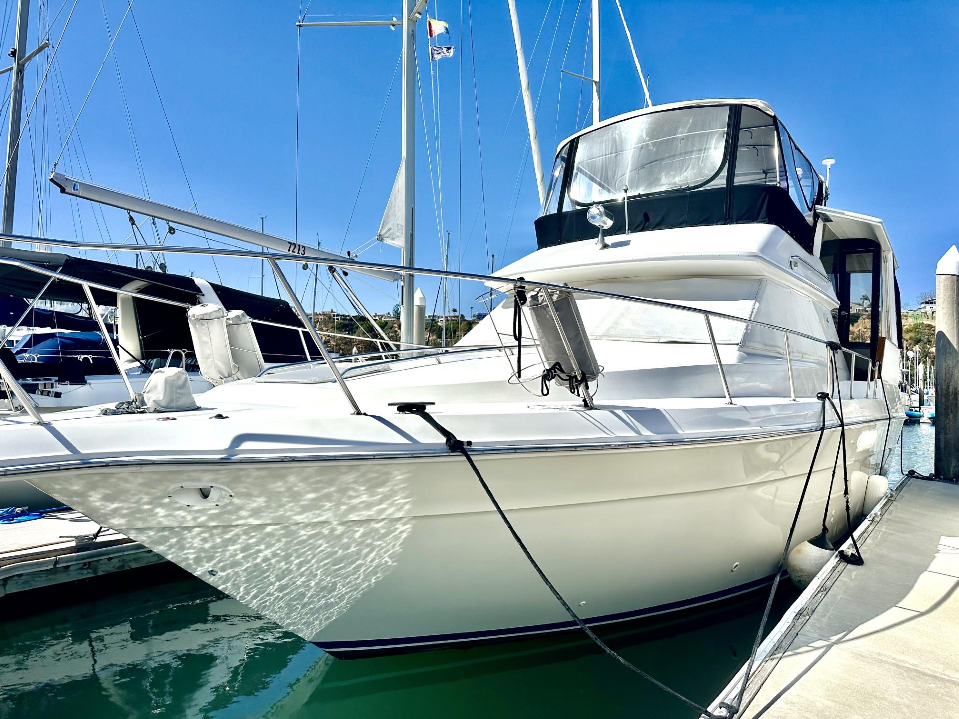 1990 Sea Ray 380 Aft Cabin