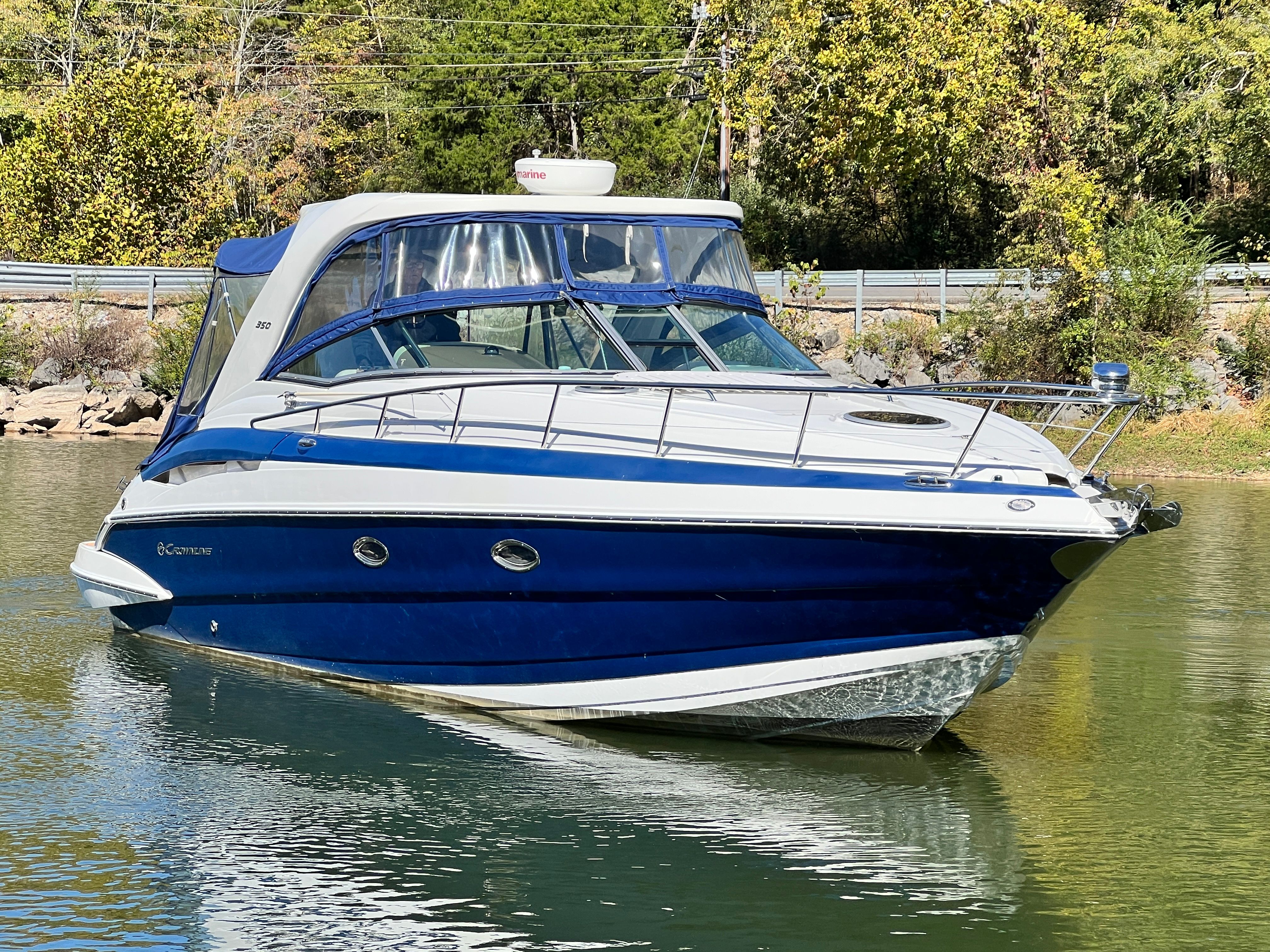 2014 Crownline 350 Sport Yacht