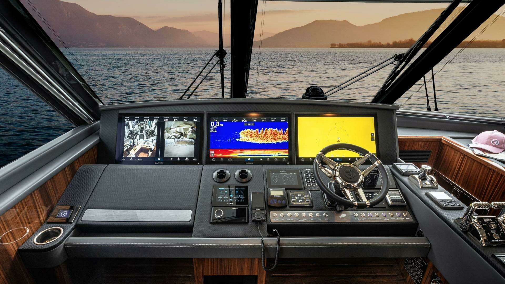 2026 Riviera 64 Sports Motor Yacht Series II - Image 24