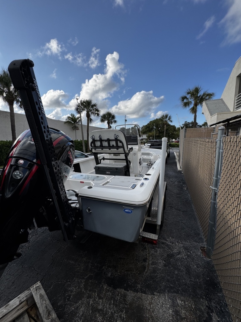 2022 Tidewater 2110 Bay - Image 26