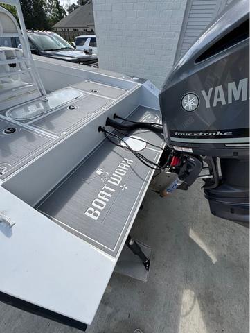 2019 Custom Aluminum 276 - 5