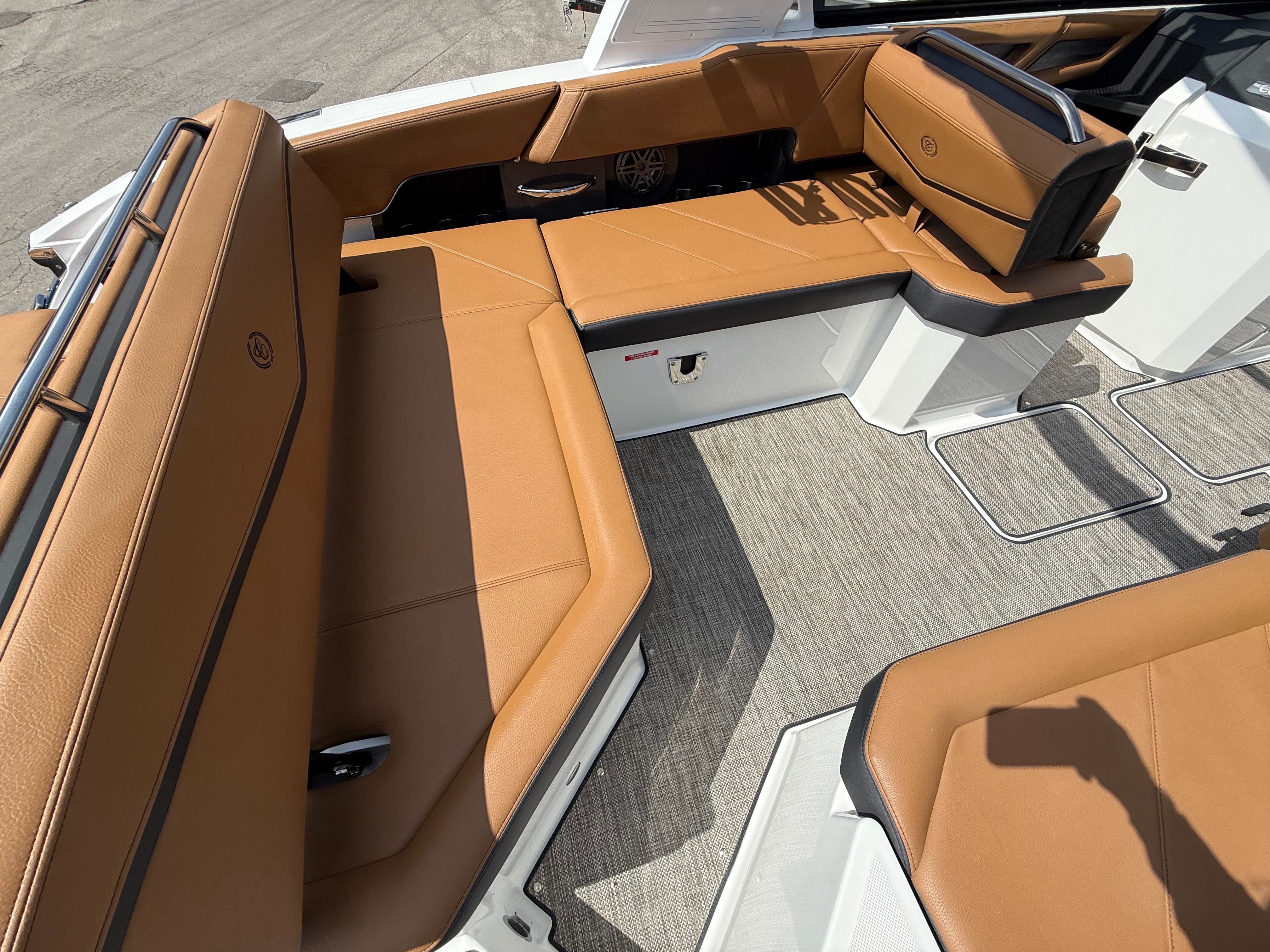 2026 Cobalt R6 Surf - 24
