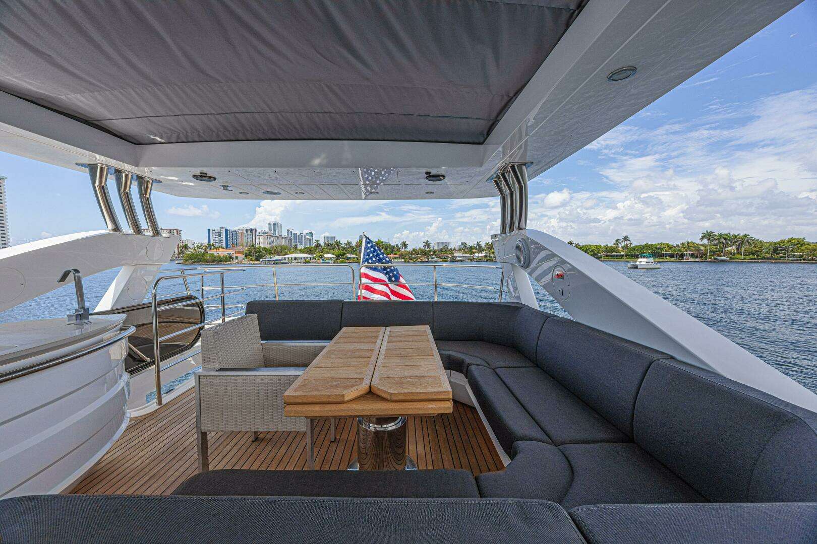 2017 Sunseeker 75 Yacht - Image 23