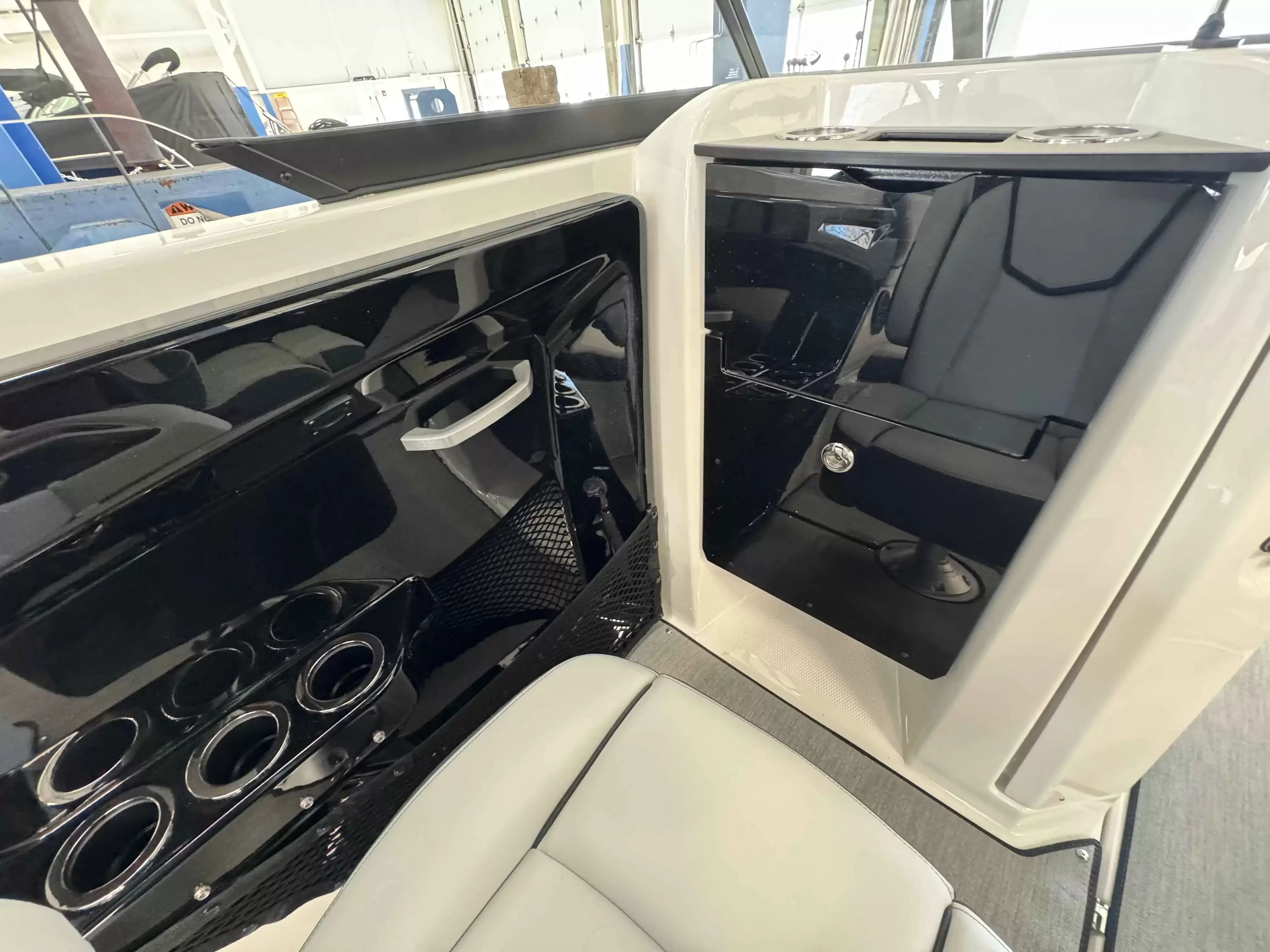 2026 Yamaha Boats AR250 - 19