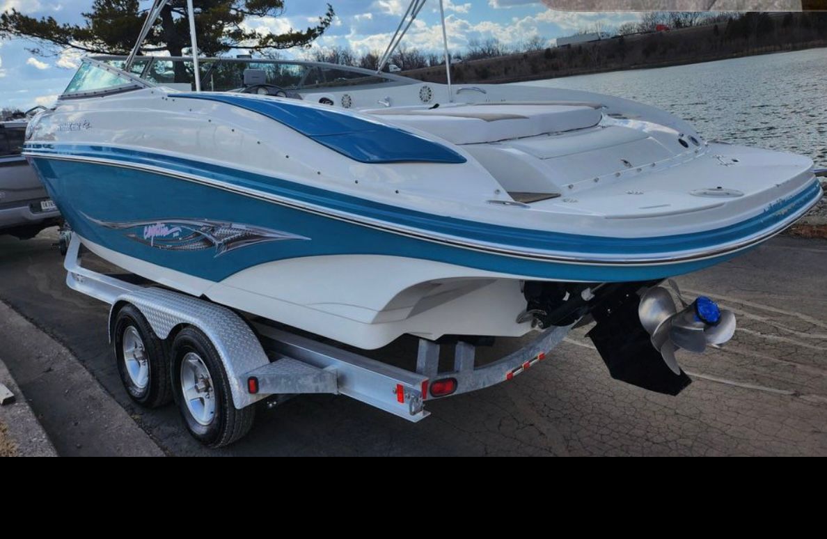 2007 Rinker 246 Captiva Cuddy - 2