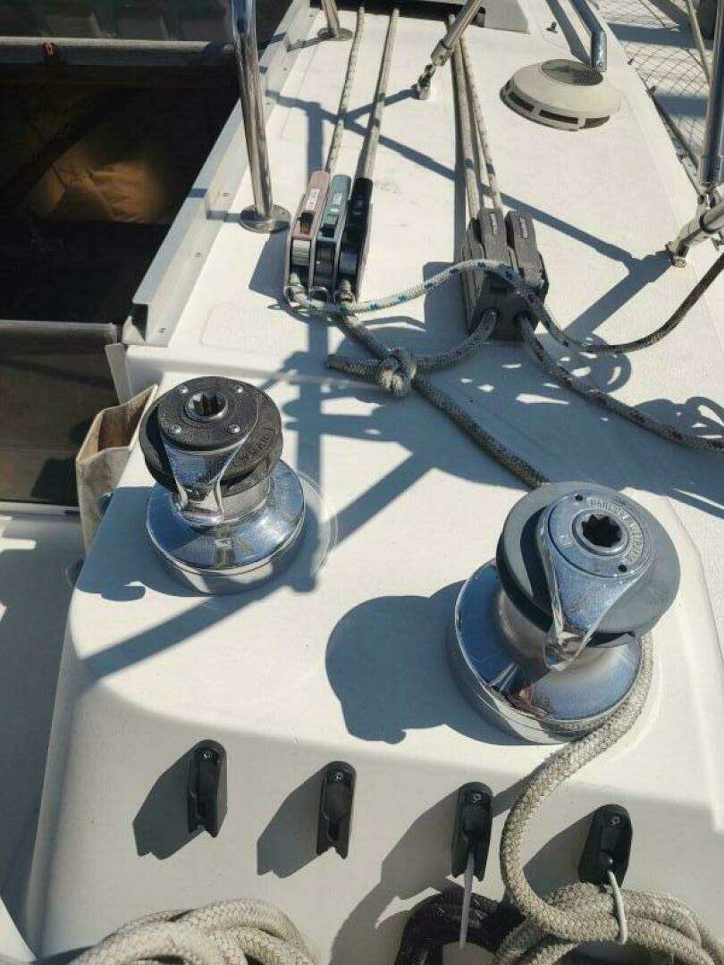 1987 Hunter 37 Legend - Image 12