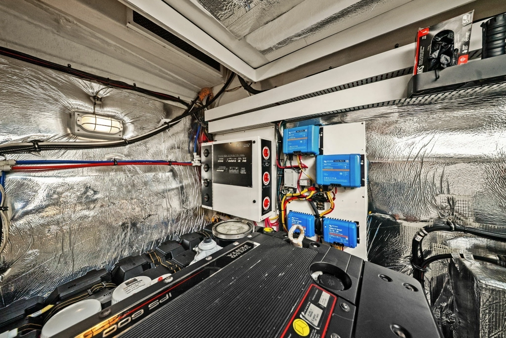2014 Cruisers Yachts 48 Cantius - Image 53