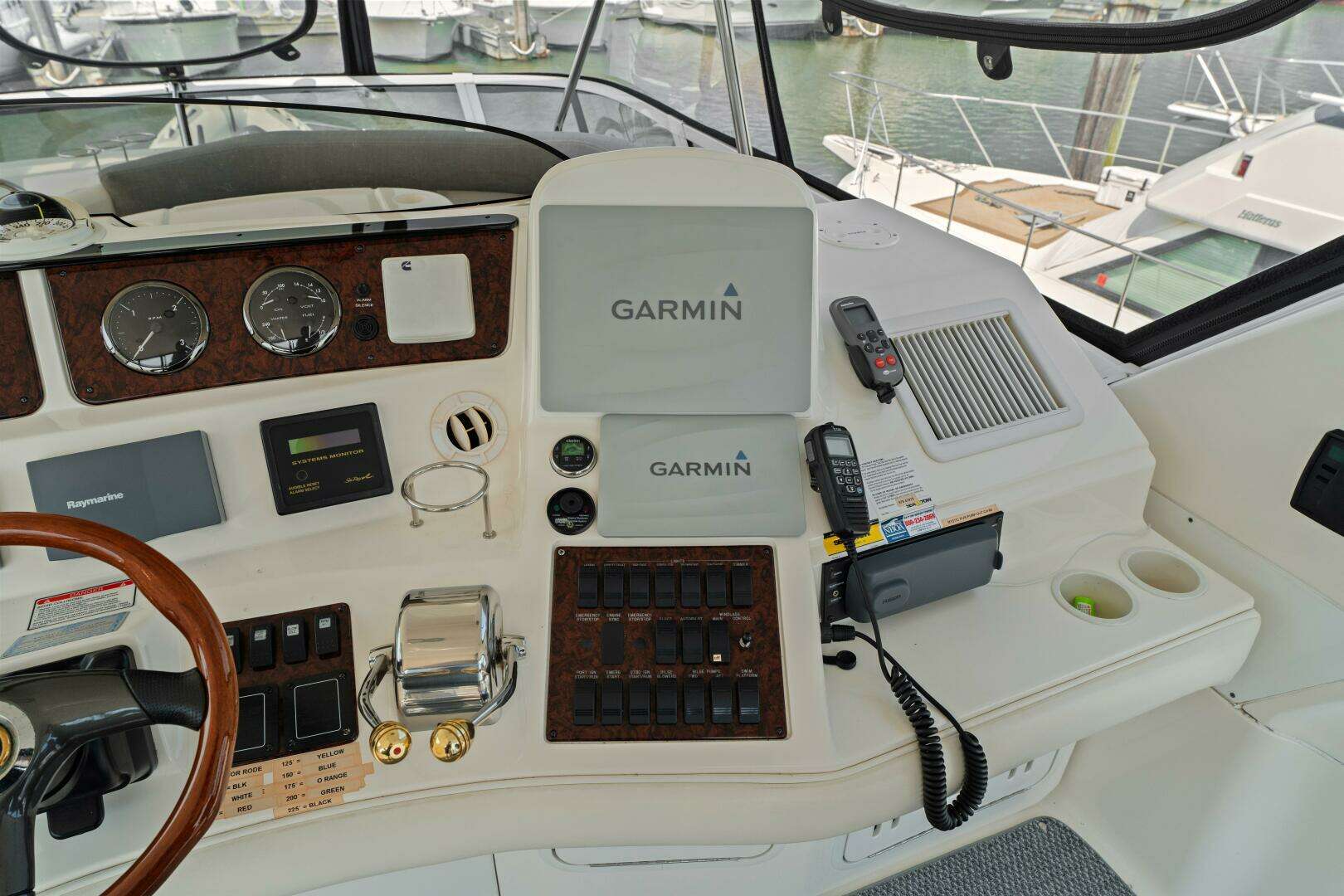 2003 Sea Ray 480 Sedan Bridge - Image 31