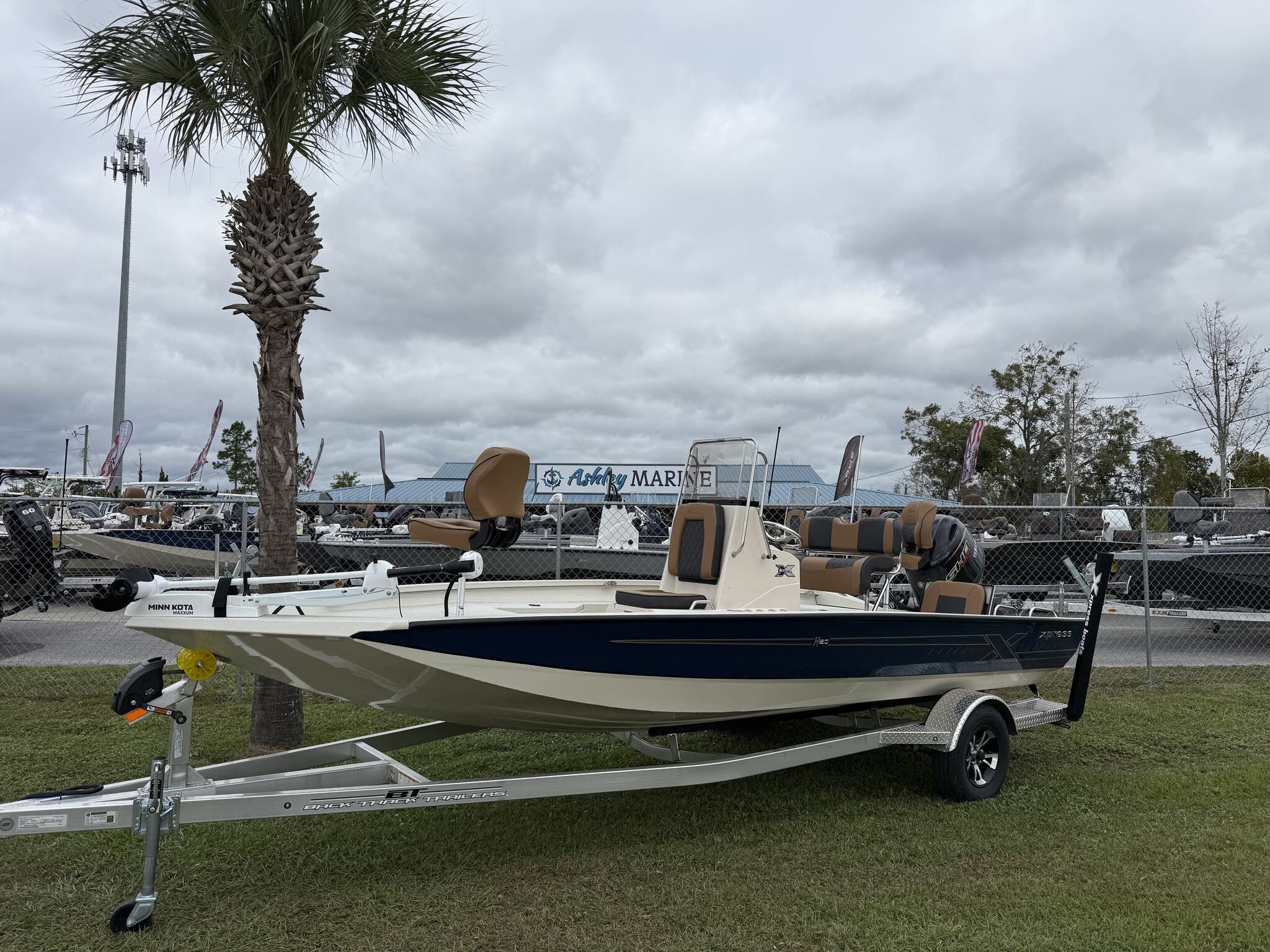 2026 Xpress H20B Bay