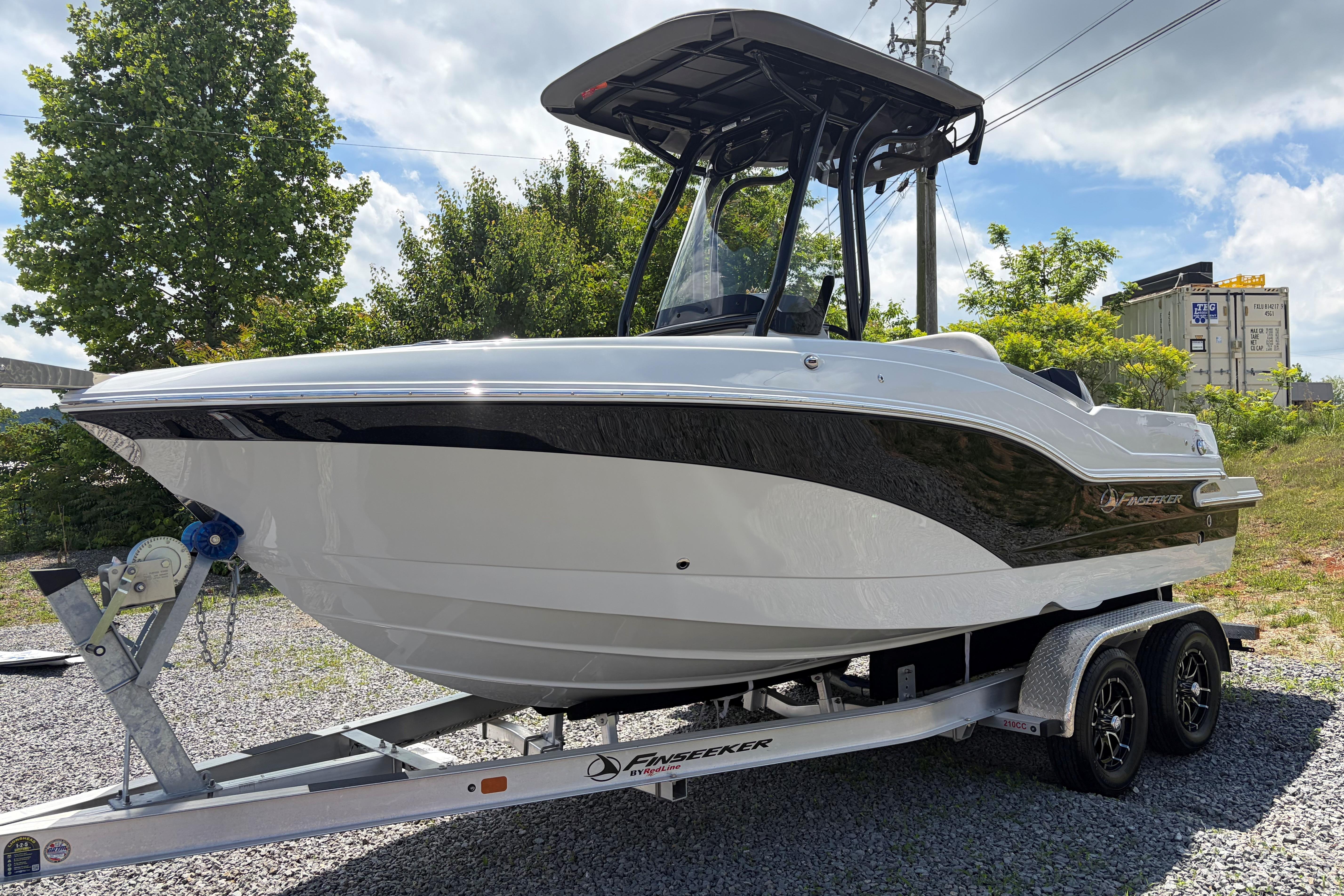 2026 Crownline 210 CC Finseeker