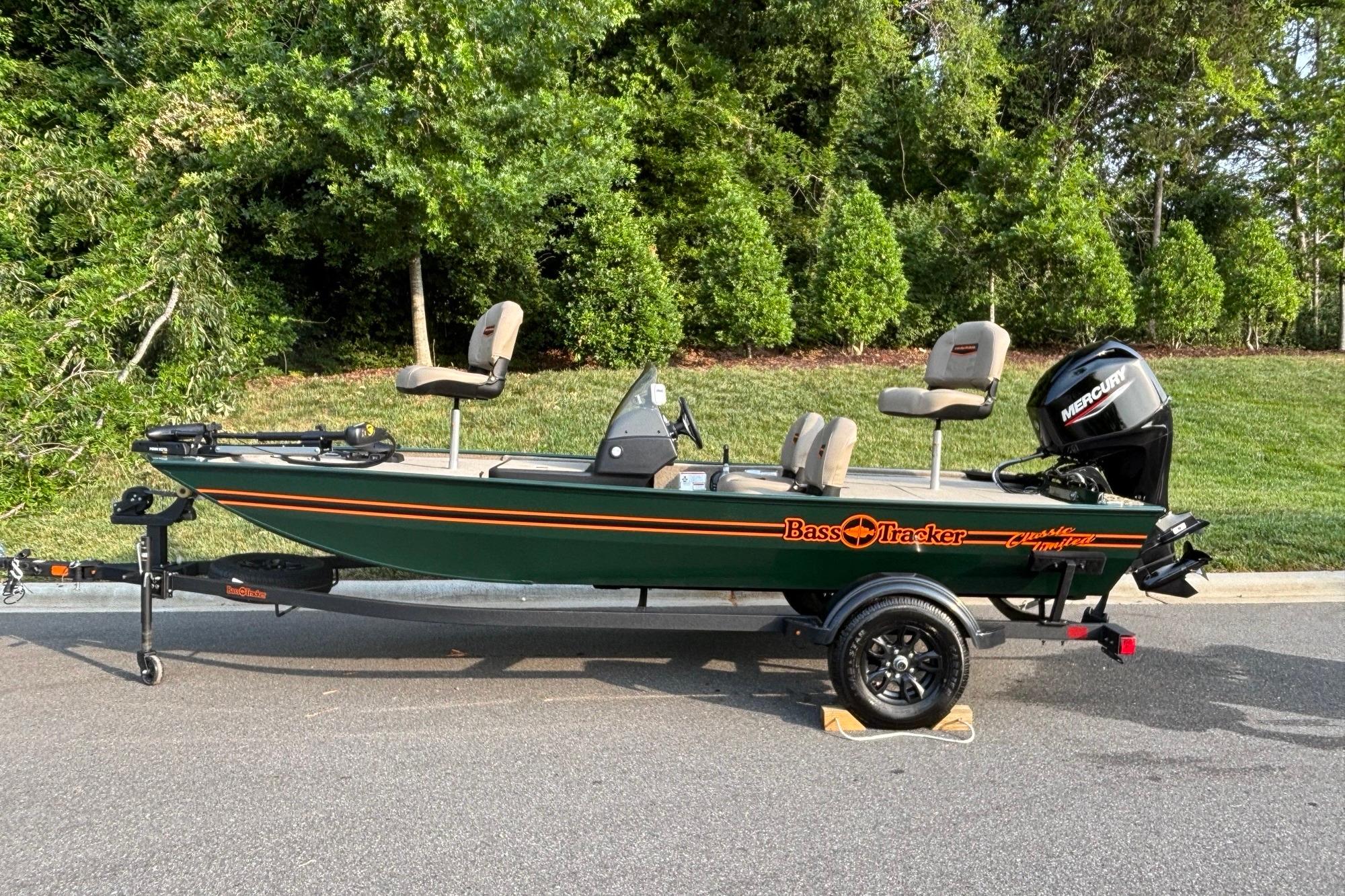 2026 Tracker Bass Tracker Classic Limited