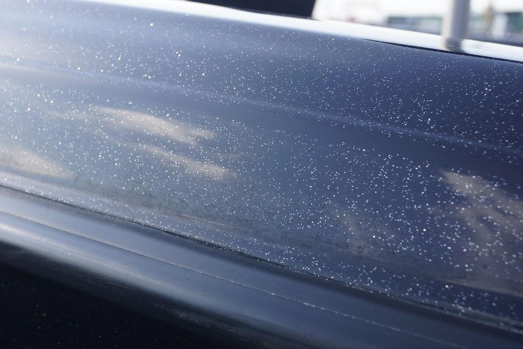 Close-up of 2025 Phoenix 921 Elite's metallic paint with sparkling finish.
