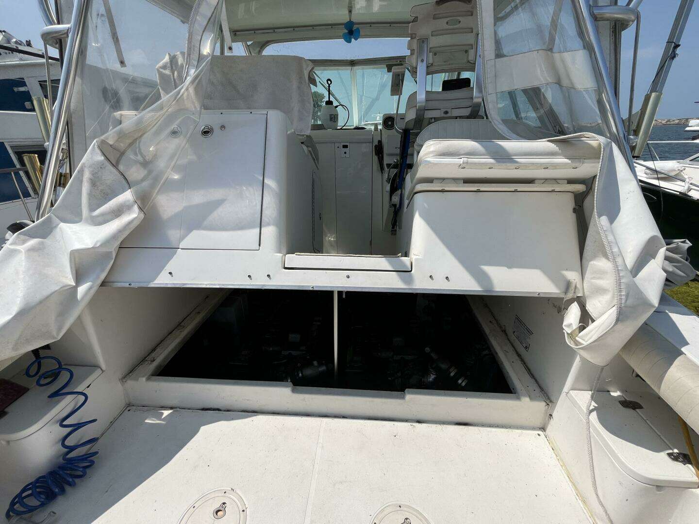 2001 Rampage Rampage 30 Express Open - Image 59