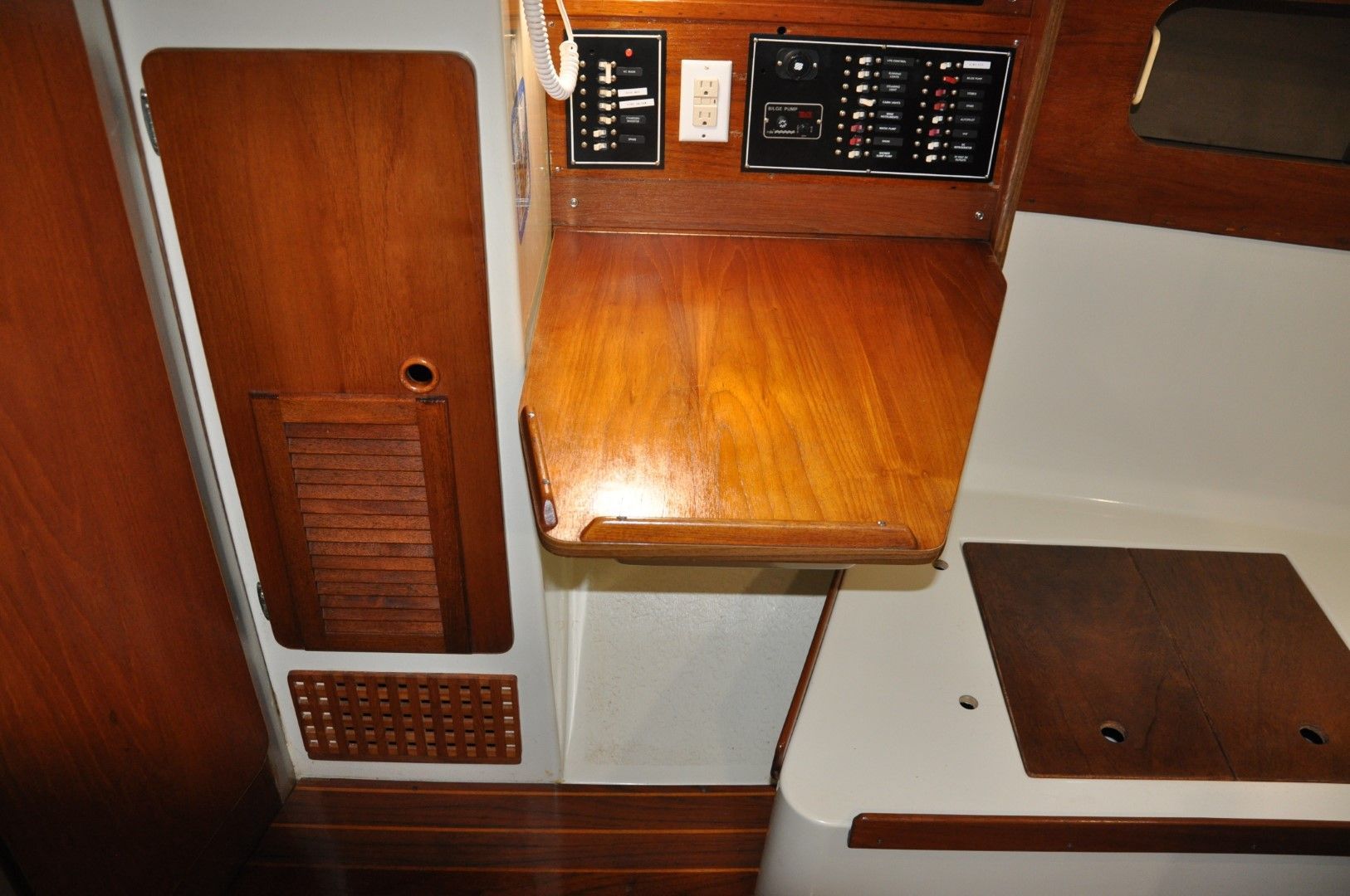 1984 Mirage 30 - 40