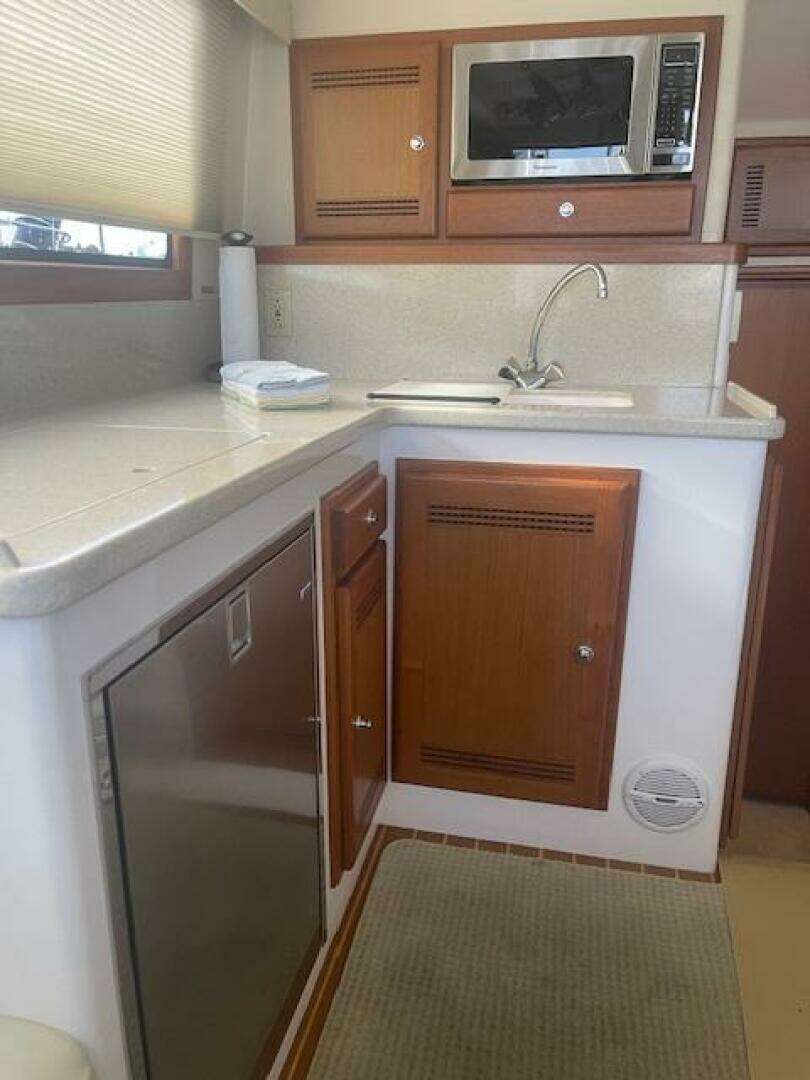 2006 Cabo 35 Flybridge Sportfish - Image 19