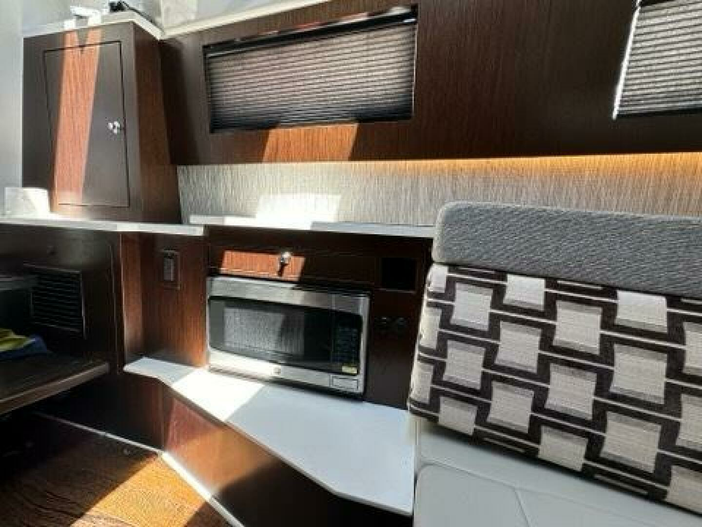2021 Pursuit 428 Sport - Image 45