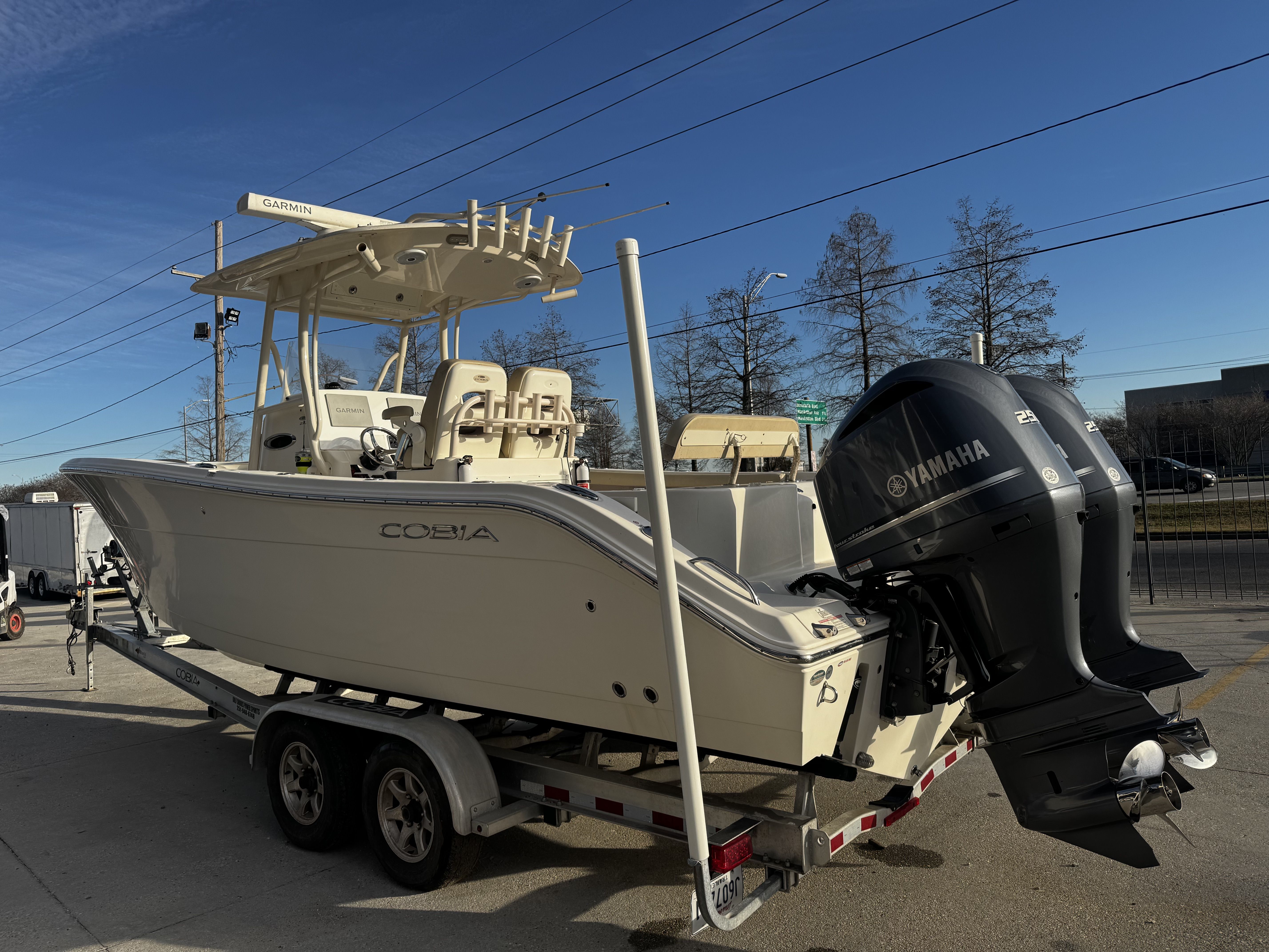 2017 Cobia 277 Center Console - 10