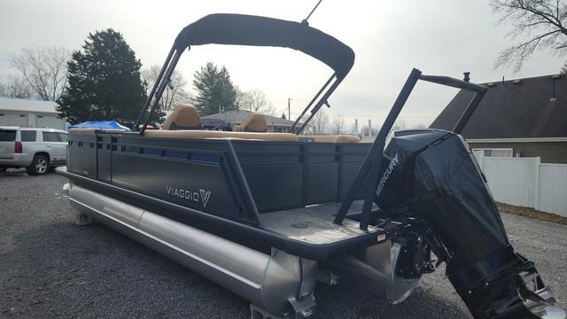 2025 Viaggio LAGO X 22U Tri-Toon (25" Tubes) - 9