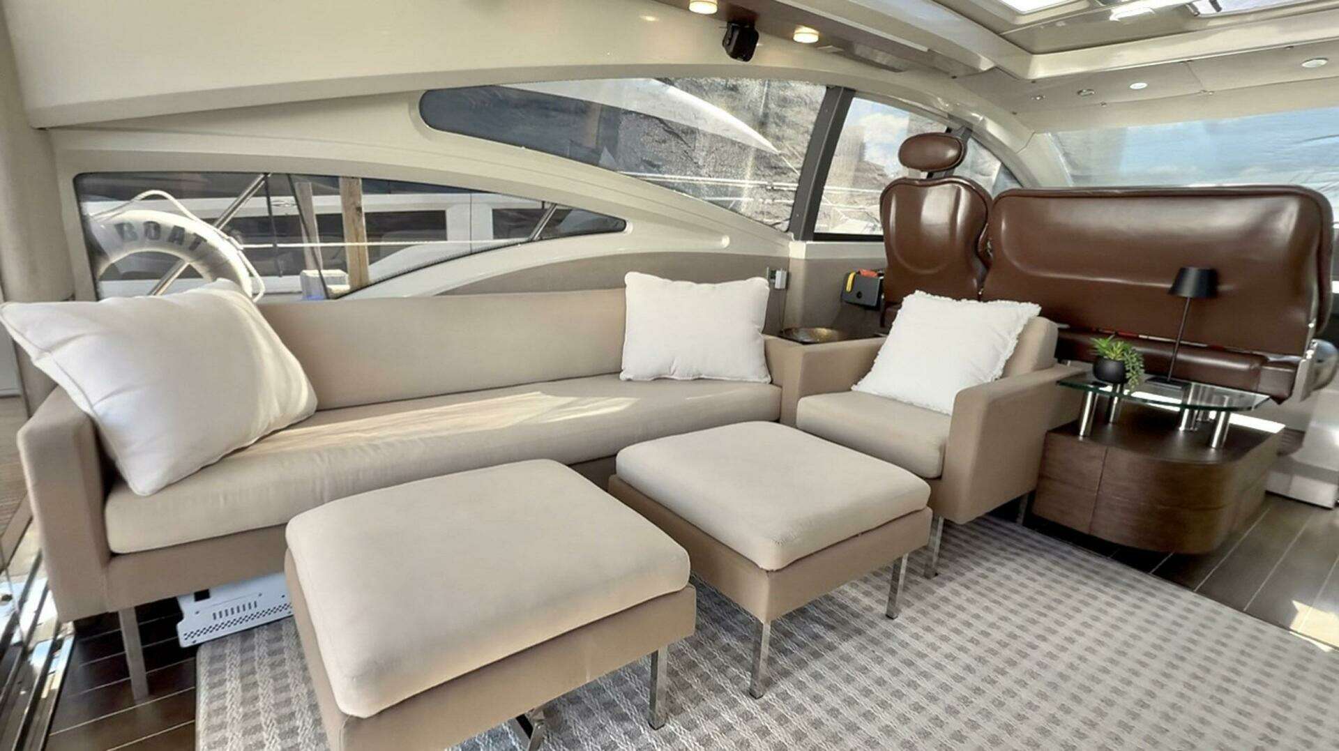 2011 Azimut 68S - Image 14