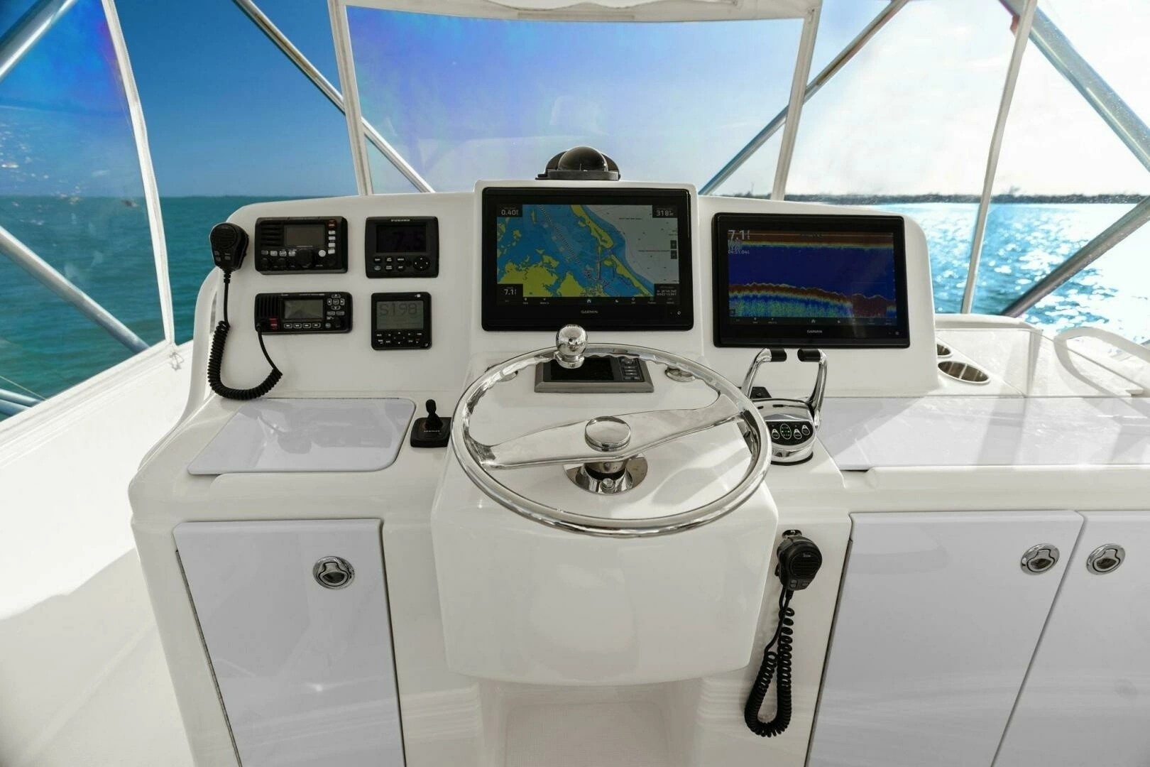 2013 Tiara Yachts 3900 Convertible - Image 2