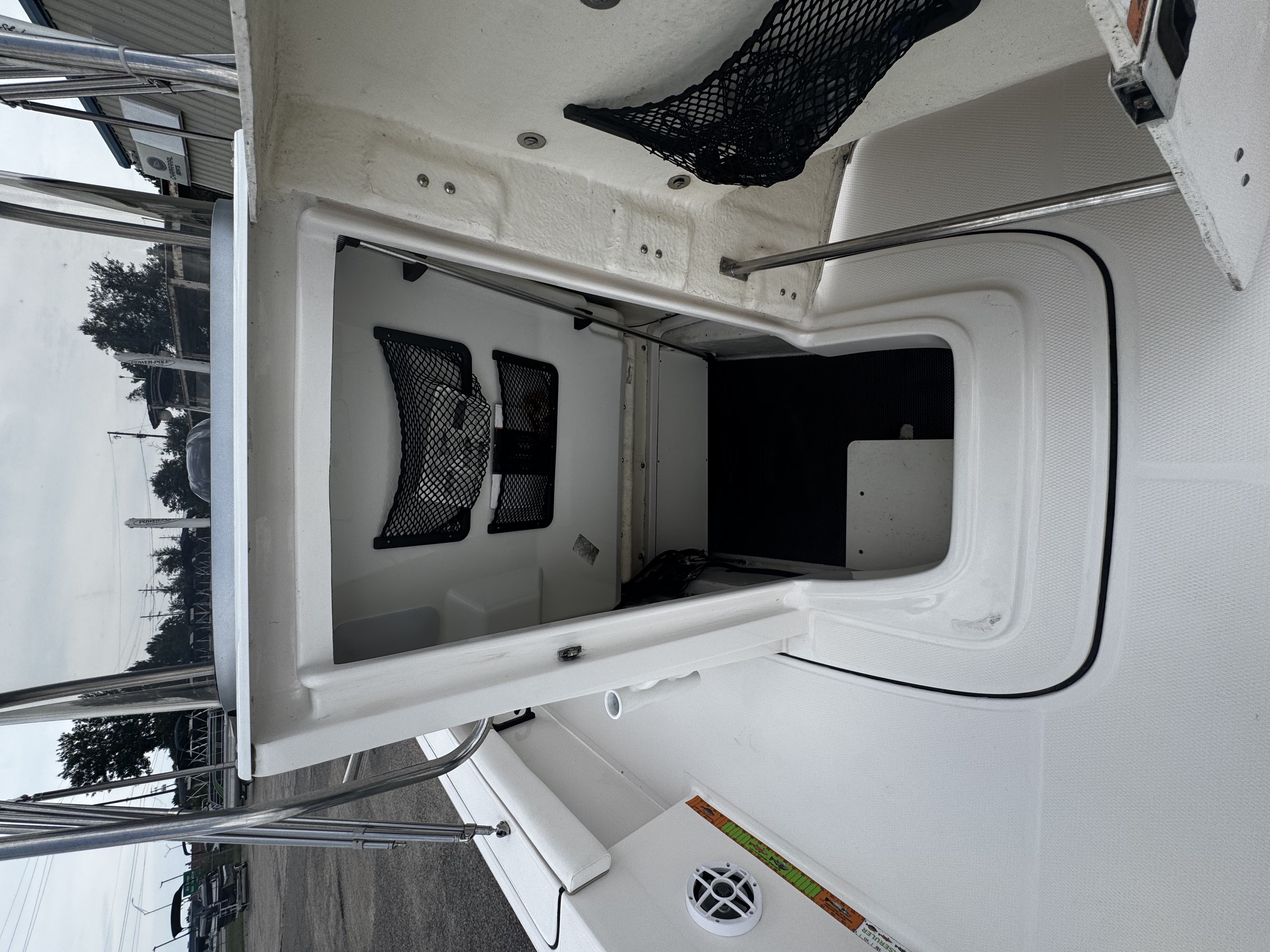 2022 Robalo Cayman 226 - 11