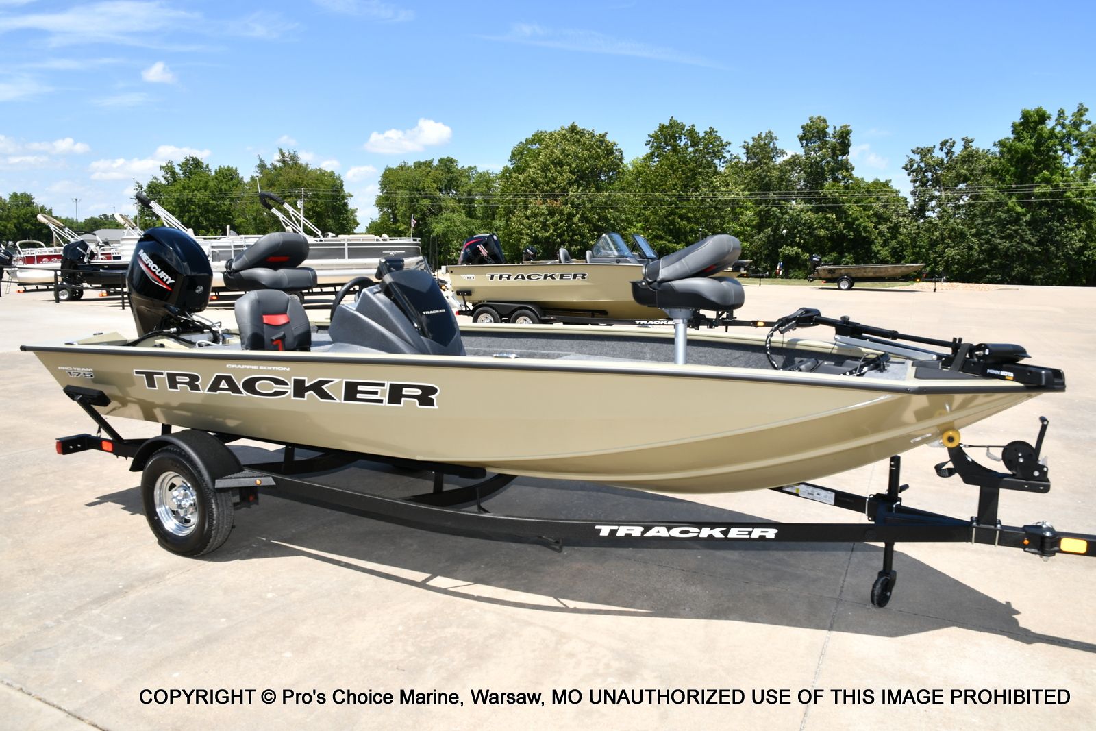 2026 Tracker Pro Team 175 Crappie Edition