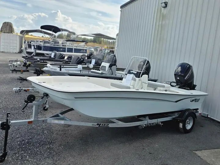 2026 Mako Pro Skiff 17 CC
