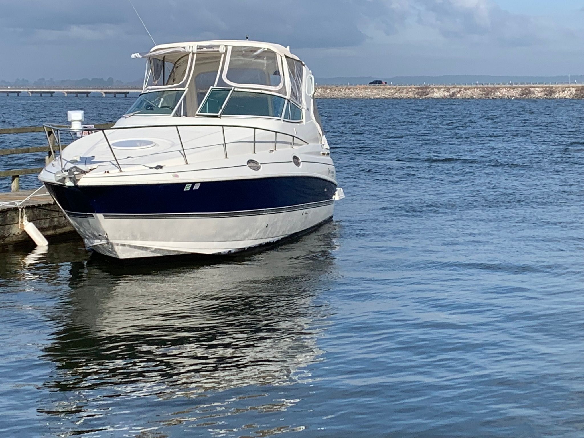 2005 Cruisers Yachts 280 CXI - 2
