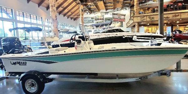 2023 Mako Pro Skiff 17 CC