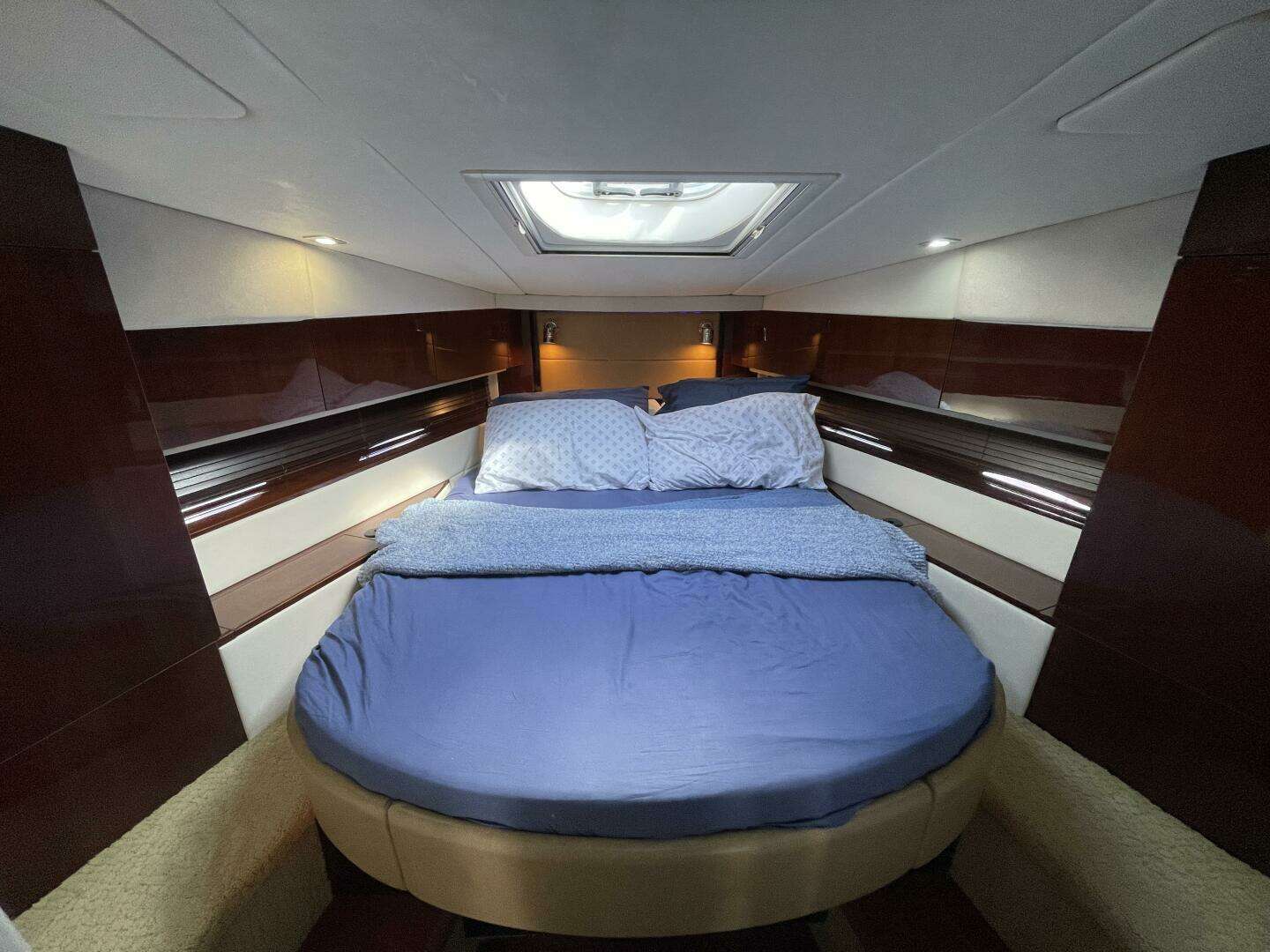 2010 Sea Ray 450 Sundancer - Image 72