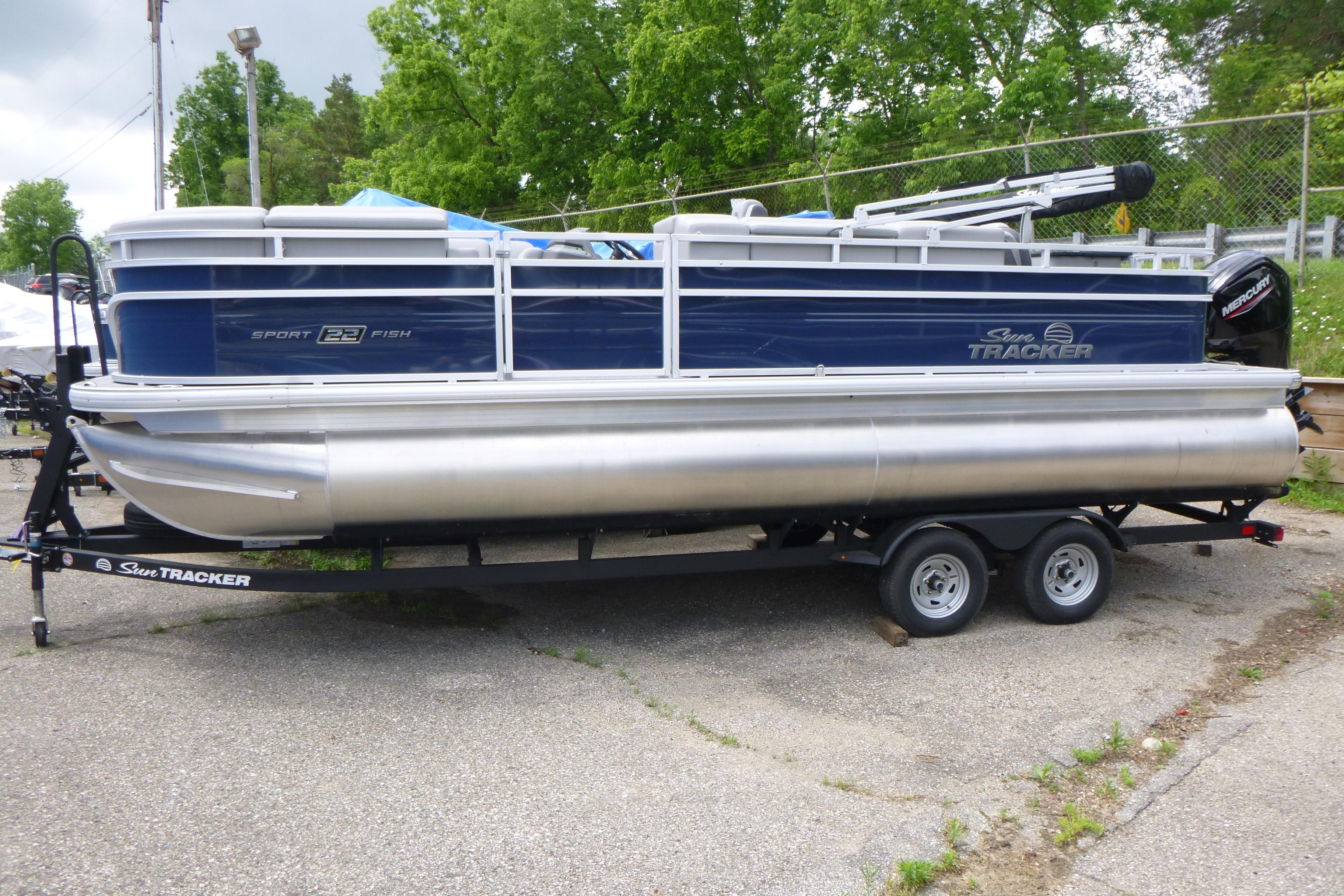2026 Sun Tracker SportFish 22 DLX