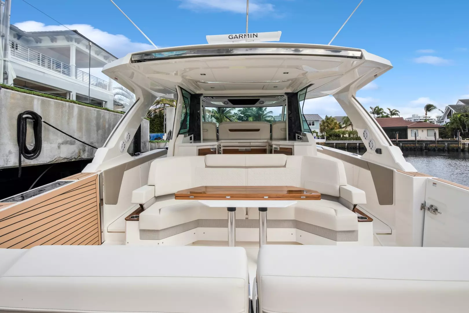 2022 Tiara Yachts — - Image 20