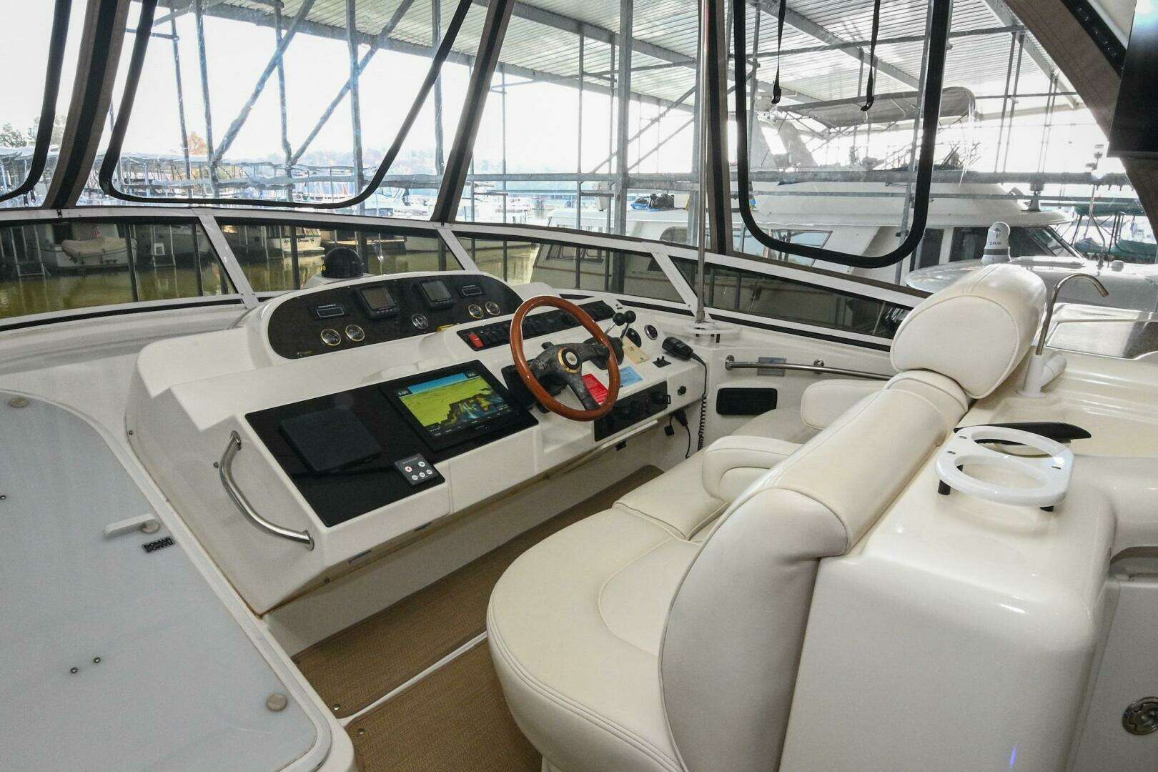 2002 Cruisers Yachts 5000 Sedan Sport - Image 102