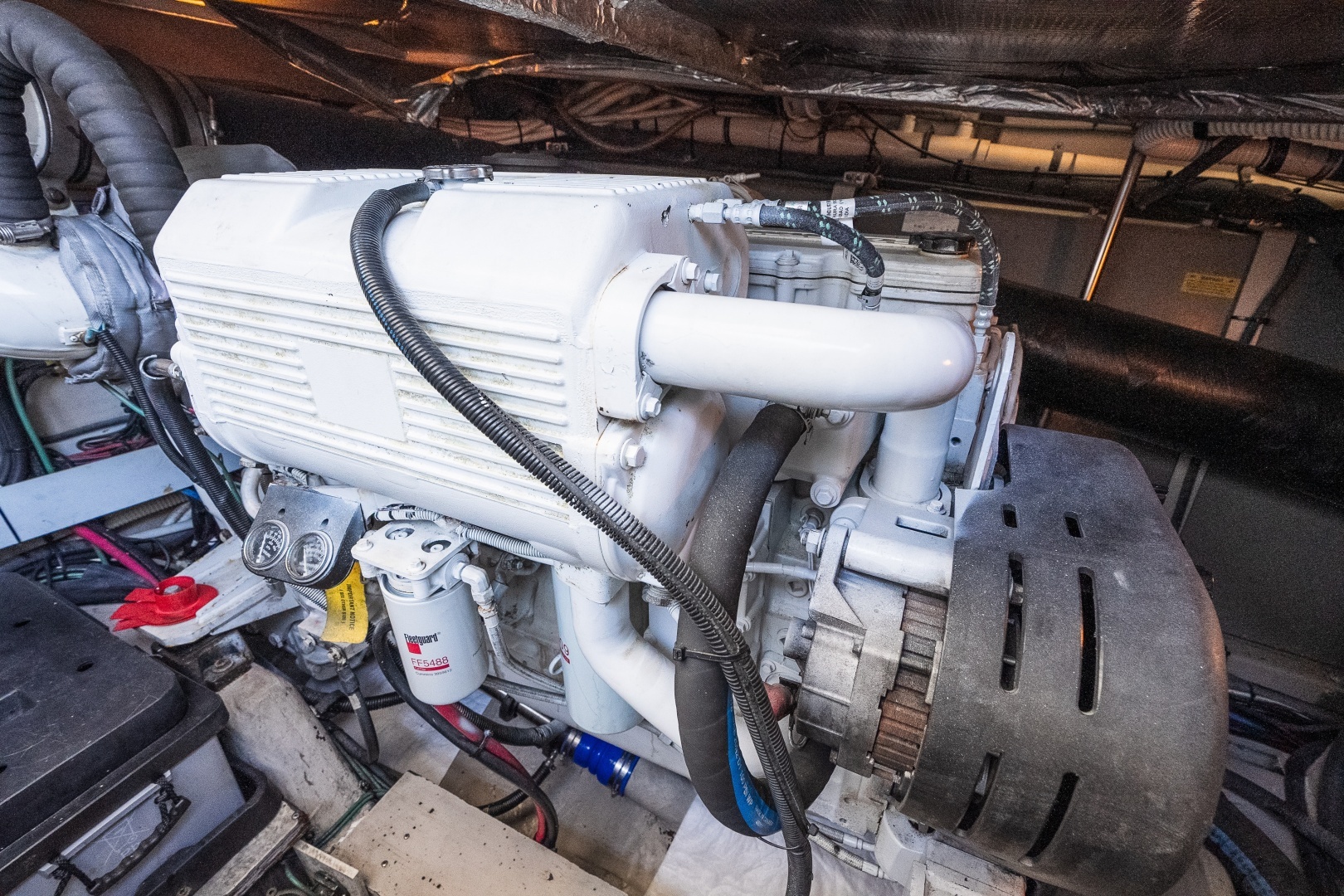 2005 Sea Ray 480 Motor Yacht - Image 31