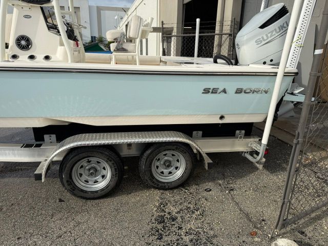 2023 Sea Born FX 24 - 7