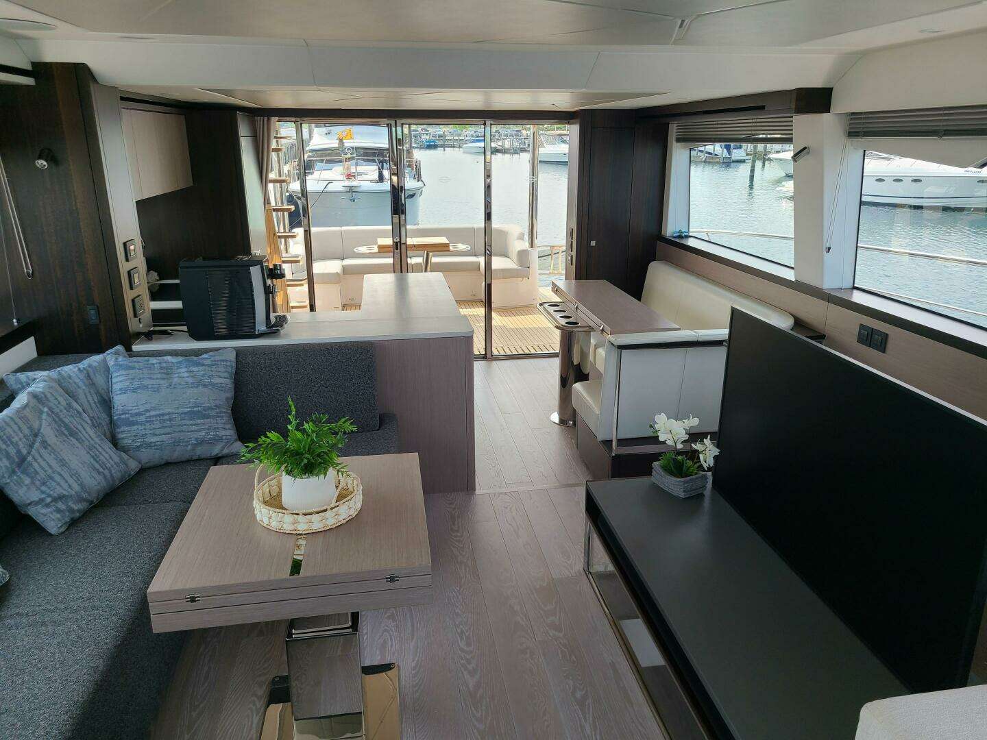 2023 Sunseeker 68 Manhattan - Image 16