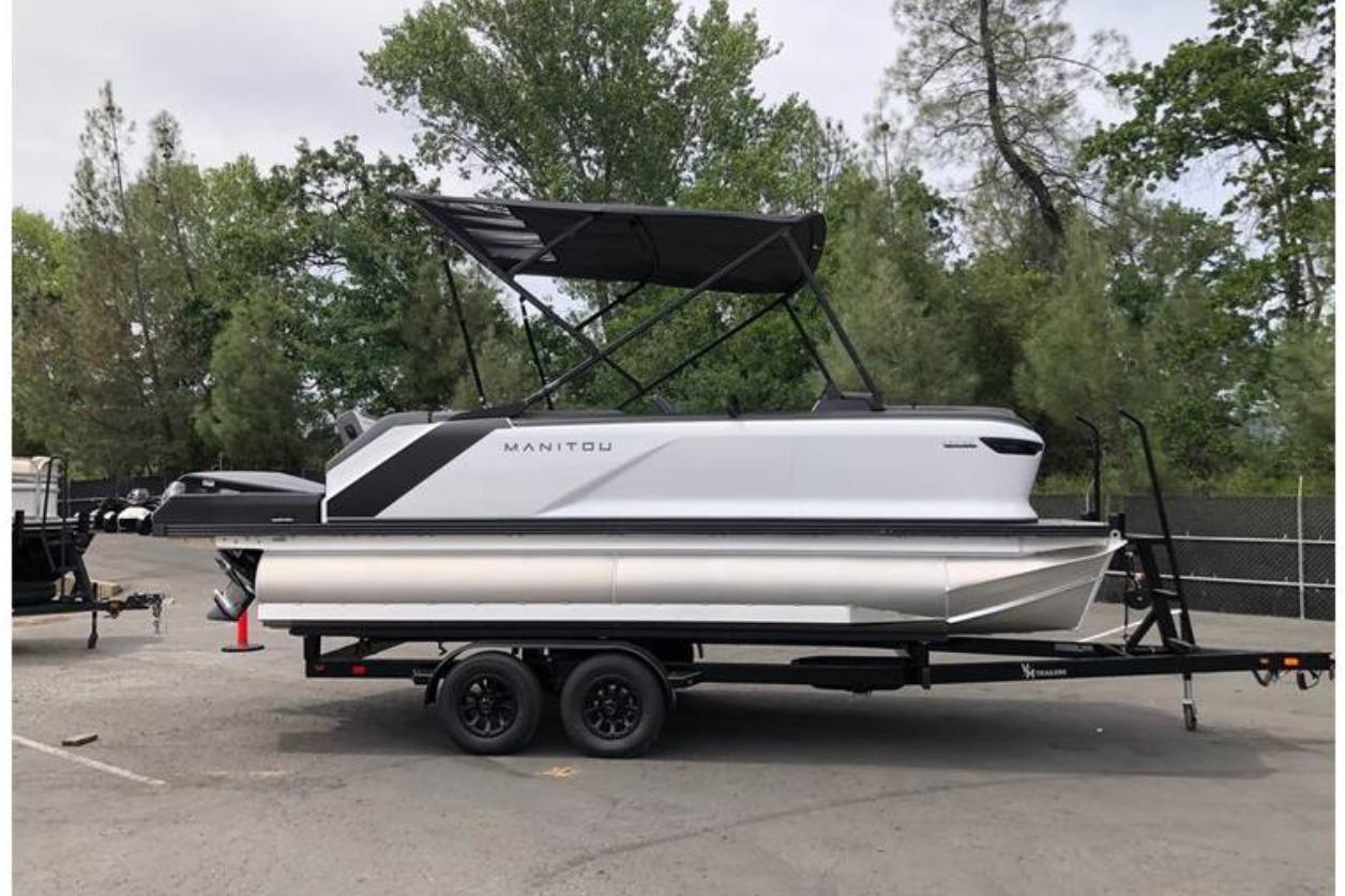 2025 Manitou Cruise