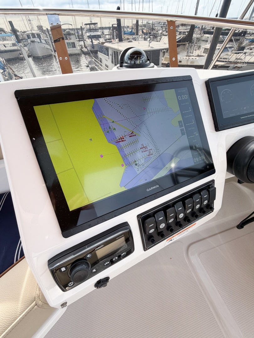 2022 Ranger Tugs R-43 CB - Image 52