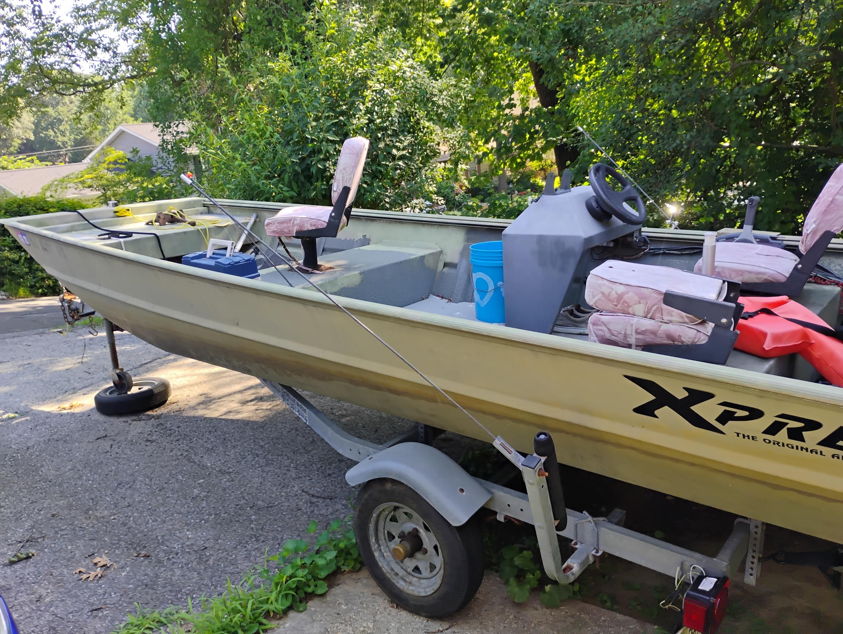2005 Express 25 HP 16' Jon boat