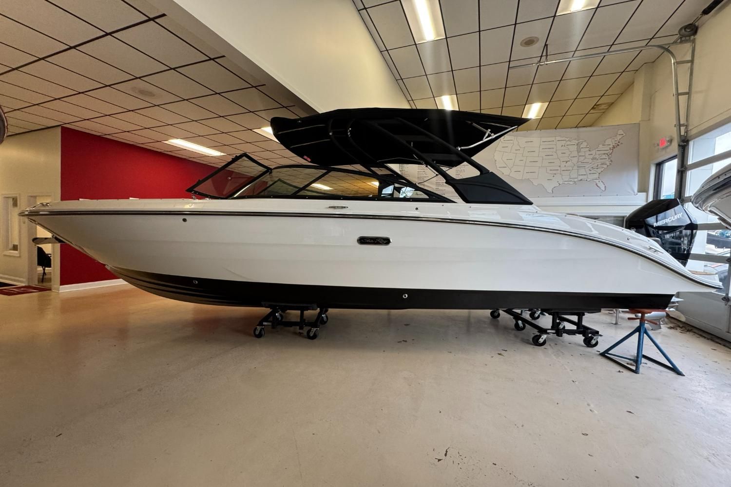 2026 Sea Ray SDX 270 Outboard