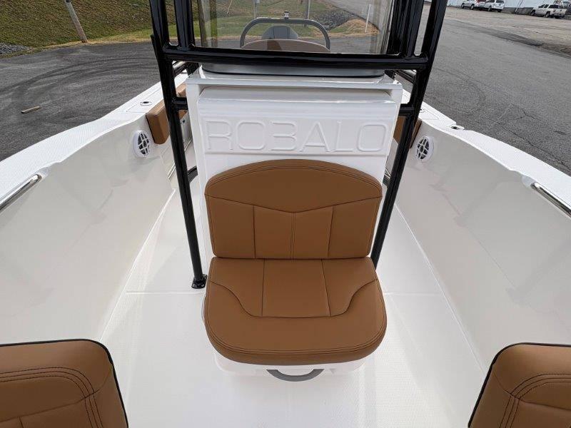 2025 Robalo R202 Explorer - 65