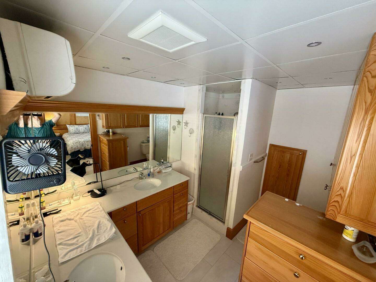 2018 Avenger Luxury Catamaran Coastal Cruiser - Image 24