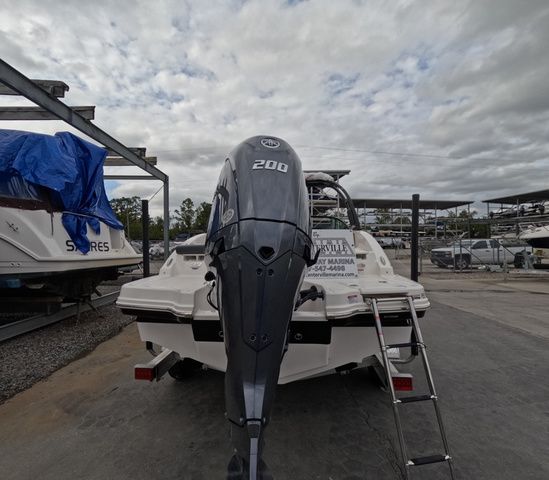 2026 Chaparral 23 SSi OB In stock Trailer included - 4